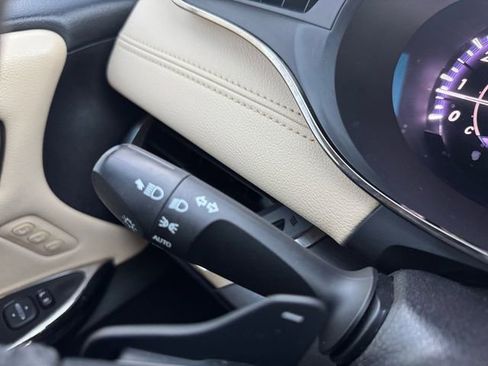 Used 2018 Toyota Avalon XLE Premium image 25