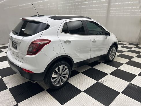 Used 2020 Buick Encore Preferred image 3