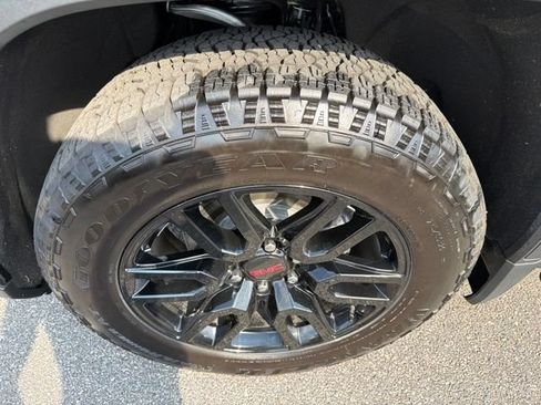 Used 2022 GMC Sierra 1500 Elevation w/ Preferred Package AWD/4WD image 10