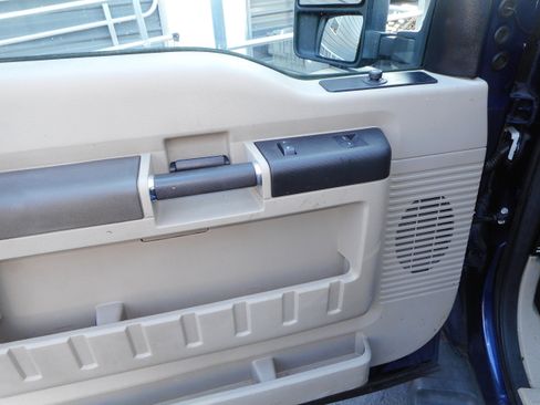 Used 2010 Ford F250 2WD SuperCab Super Duty image 17