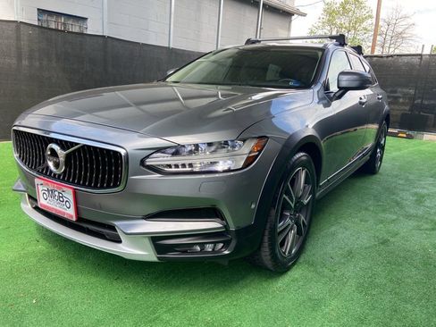 Used 2017 Volvo V90 T6 Cross Country AWD/4WD image 9