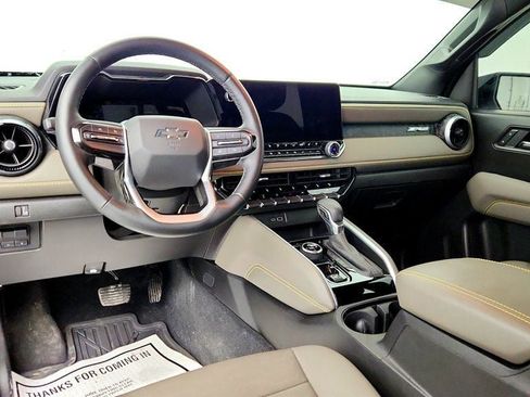 Used 2025 Chevrolet Colorado ZR2 w/ Technology Package image 13