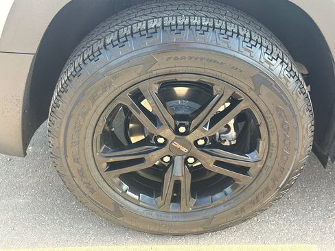 Used 2024 GMC Terrain AT4 w/ Infotainment Package II image 17