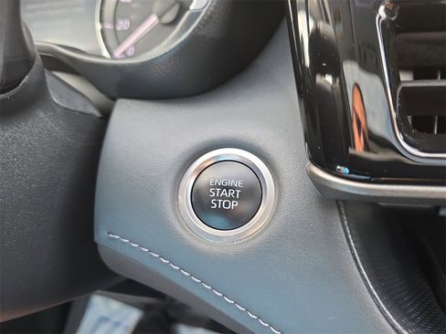 Used 2024 Toyota Highlander LE image 25