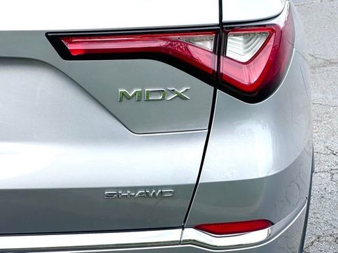 Used 2023 Acura MDX SH-AWD image 10