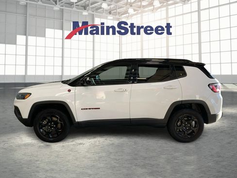Used 2023 Jeep Compass Trailhawk image 2