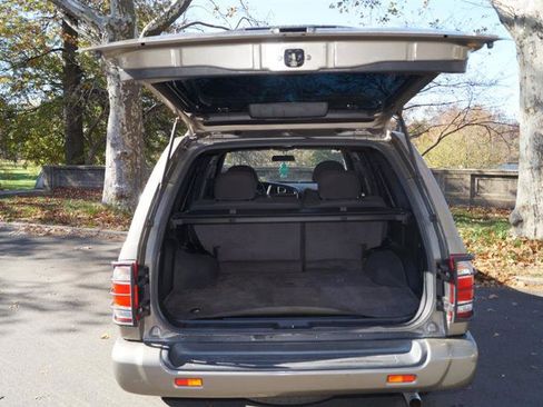 Used 2003 Nissan Pathfinder SE image 29