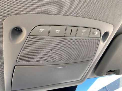 Used 2022 Nissan Rogue Sport S image 33