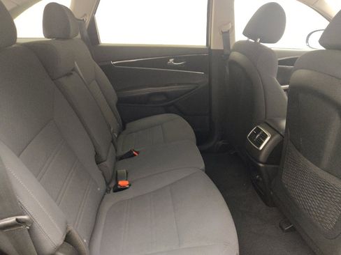 Used 2019 Kia Sorento L FWD image 19