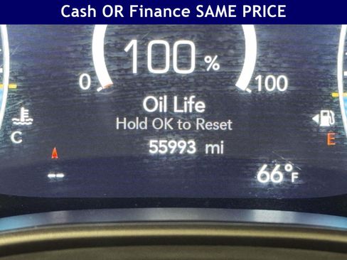 Used 2023 Chrysler Pacifica Touring-L FWD image 23