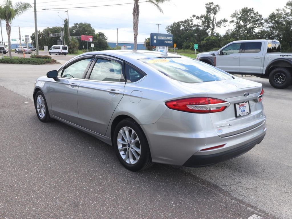 Used 2020 Ford Fusion SE FWD image 8