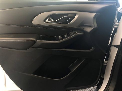 Used 2018 Chevrolet Traverse LT FWD image 16
