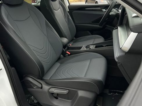 New 2026 Volkswagen Tiguan SE image 10