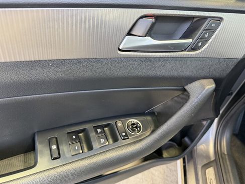Used 2019 Hyundai Sonata Limited image 15