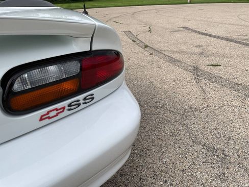 Used 2002 Chevrolet Camaro Z28 w/ SS Performance/Appearance Pkg RWD image 85