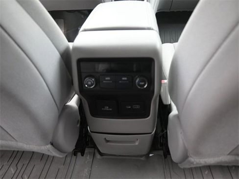 Used 2020 GMC Acadia SLE w/ Driver Convenience Package image 24