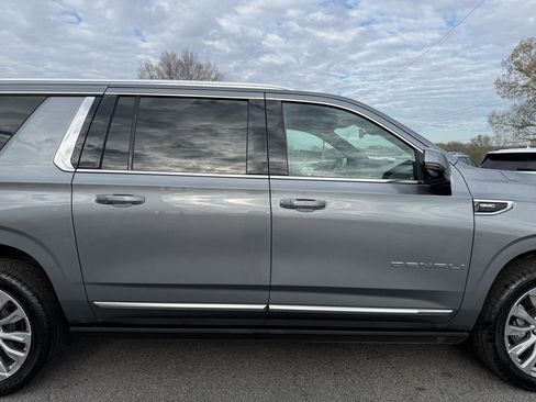 Used 2022 GMC Yukon XL Denali image 44