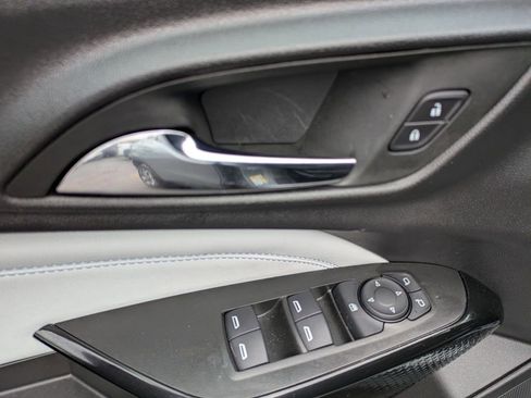 Used 2025 Chevrolet Trax LT w/ LT Convenience Package image 13