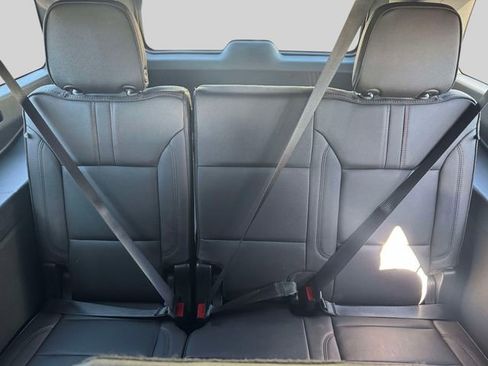 Used 2023 Chevrolet Suburban RST AWD/4WD image 18
