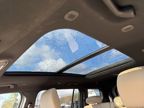 Used 2023 Jeep Grand Cherokee L Limited image 10