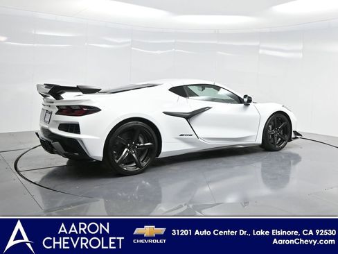 New 2025 Chevrolet Corvette Z06 w/ Z07 Performance Package RWD image 24