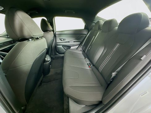 Used 2025 Hyundai Elantra Sport image 26