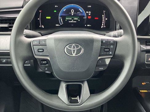 Certified 2025 Toyota Camry LE image 18