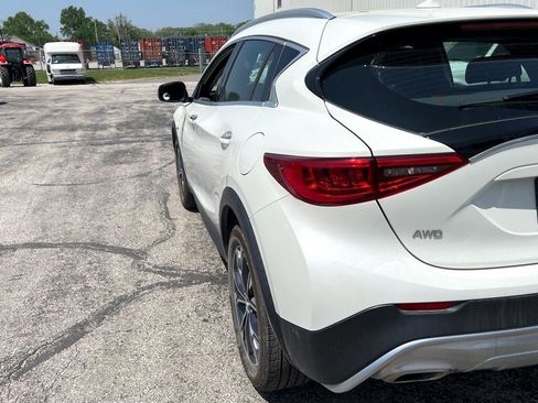 Used 2018 INFINITI QX30 Premium w/ Cargo Package image 5
