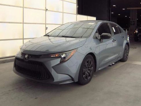 Used 2020 Toyota Corolla LE FWD image 1
