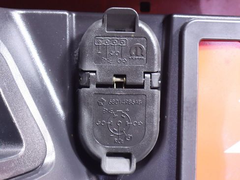 Used 2017 RAM 1500 Classic SLT image 34