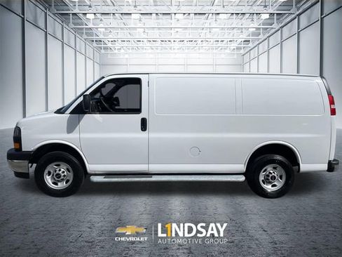 Used 2024 GMC Savana 2500 w/ Driver Convenience Package image 5