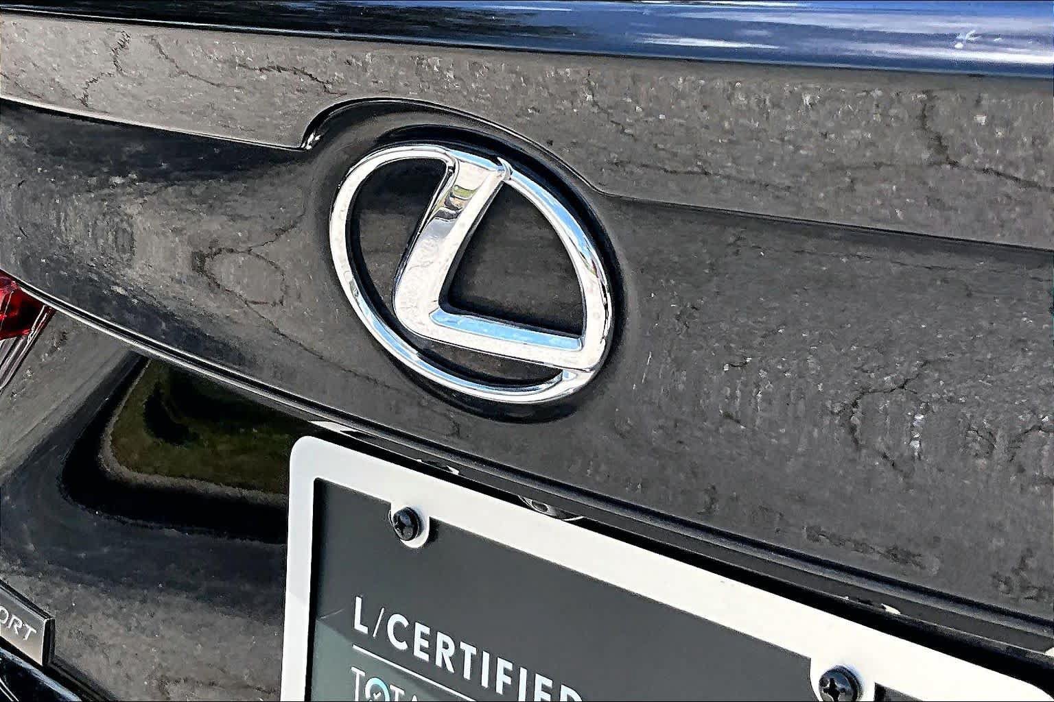 Used 2020 Lexus IS 300 F Sport w/ Blackline Edition RWD image 31