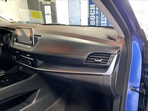 Used 2023 Nissan Rogue S AWD/4WD image 13