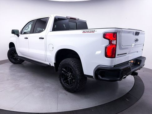 Used 2024 Chevrolet Silverado 1500 LT Trail Boss w/ Convenience Package II AWD/4WD image 2