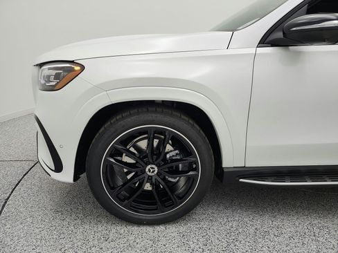 New 2026 Mercedes-Benz GLS 580 4MATIC image 13
