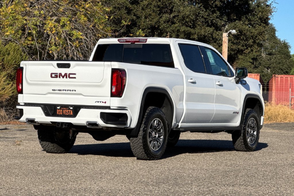 Used 2024 GMC Sierra 1500 AT4 w/ Technology Package AWD/4WD image 4
