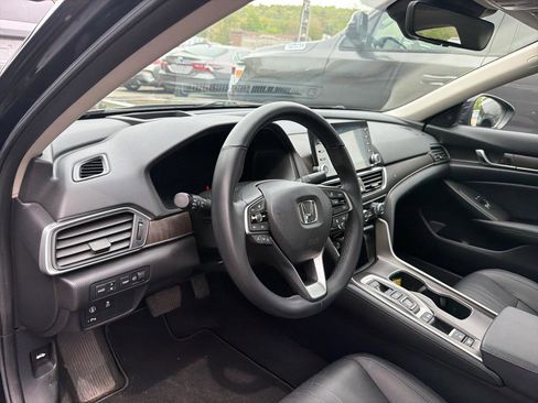 Used 2019 Honda Accord Touring image 17