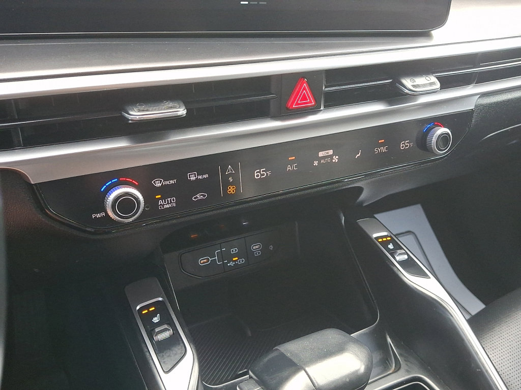Used 2024 Kia Sorento S FWD image 30