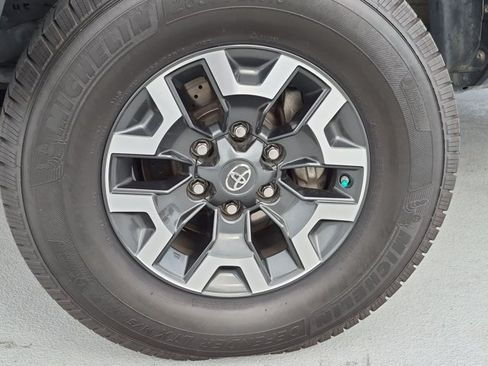 Used 2019 Toyota Tacoma TRD Off-Road w/ Technology Package RWD image 24