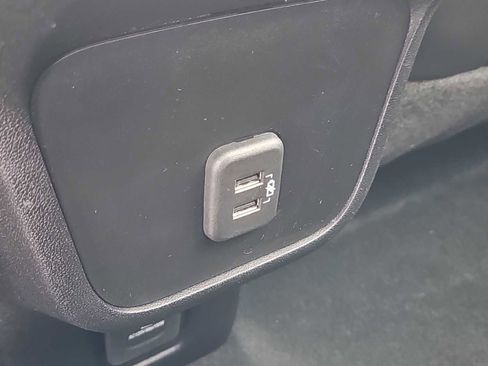 Used 2022 Chevrolet Equinox RS w/ RS Leather Package image 23