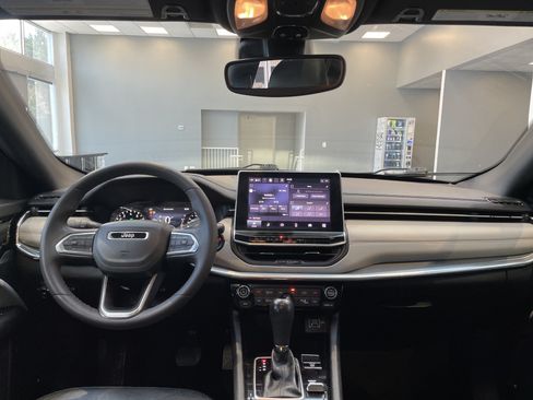 Used 2023 Jeep Compass Limited w/ Sun and Sound Group AWD/4WD image 32