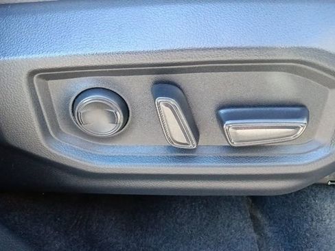 Used 2025 Toyota Tundra Limited image 34