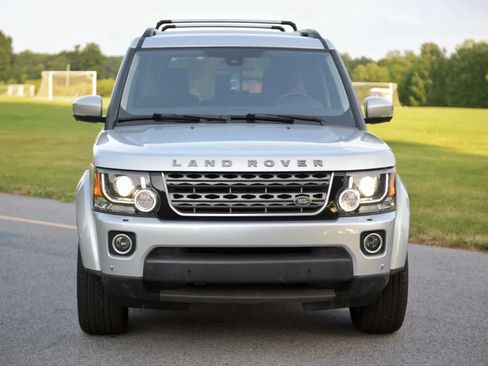 Used 2016 Land Rover LR4 HSE Silver Edition AWD/4WD image 10