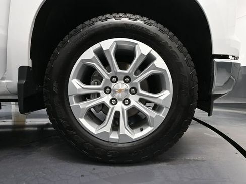 Used 2026 Chevrolet Silverado 1500 LTZ w/ LTZ Premium Package AWD/4WD image 18
