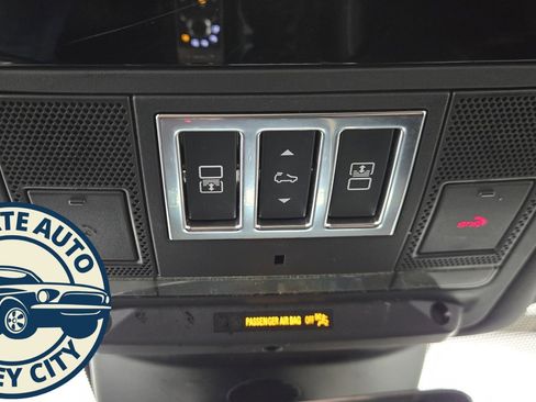 Used 2019 Land Rover Discovery HSE image 26