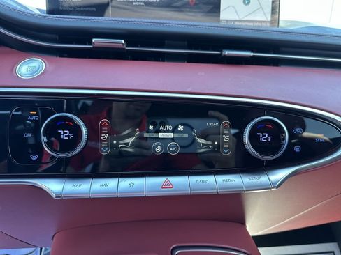Used 2025 Genesis GV70 2.5T w/ Sport Prestige Package AWD/4WD image 25