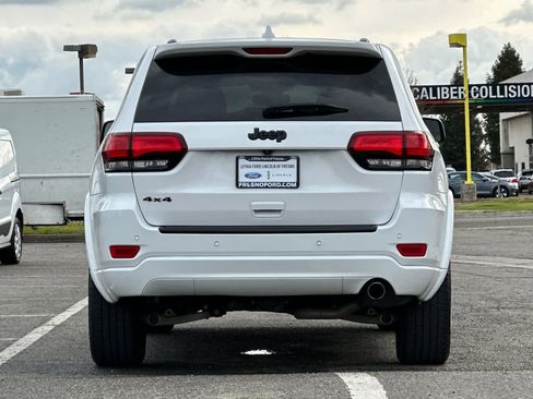 Used 2018 Jeep Grand Cherokee Altitude image 7