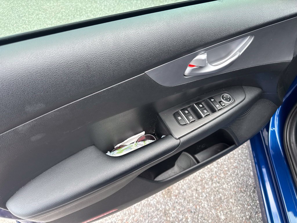 Used 2022 Kia Forte LXS FWD image 10