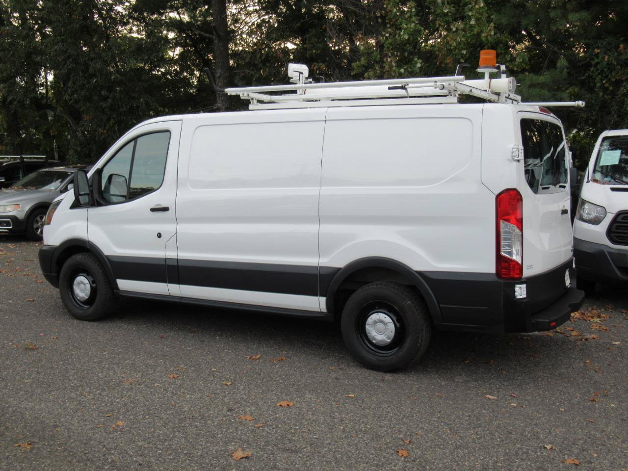 Used 2015 Ford Transit 150 130 Low Roof RWD image 3