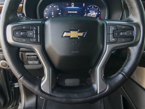 Used 2023 Chevrolet Suburban Premier w/ Advanced Technology Package image 17